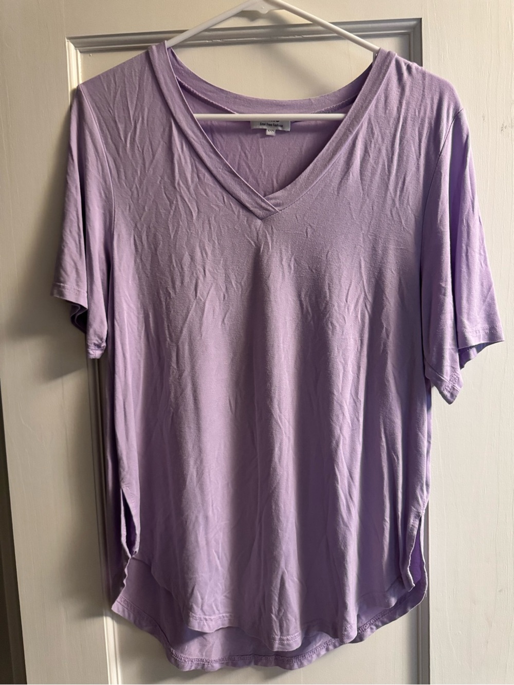 PIKO Women's Lavender V-Neck